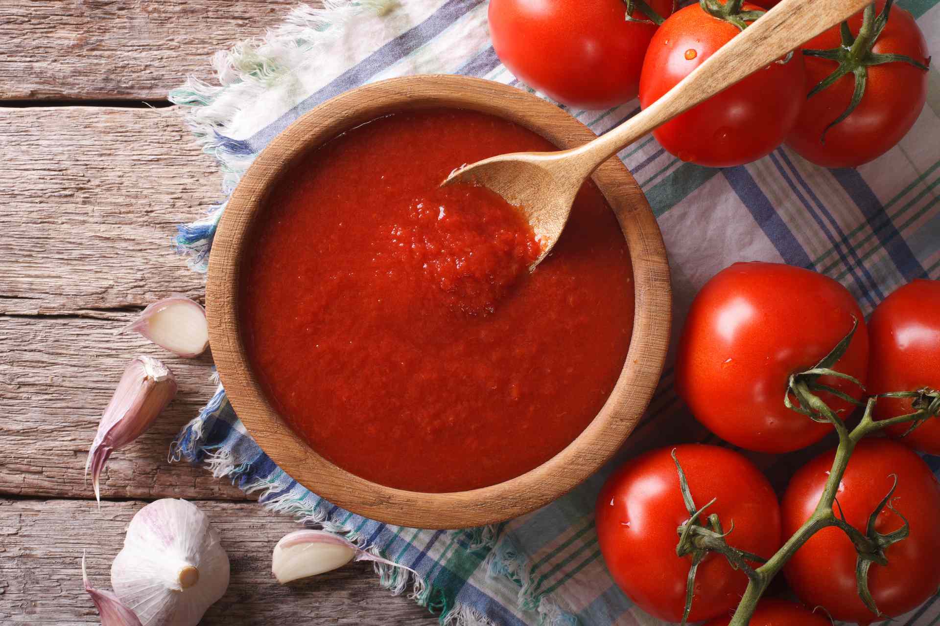 Feurigen Tomatenketchup selber machen